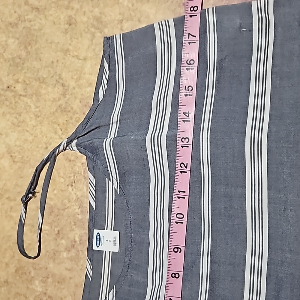Old Navy| Gray Blue Ruffled Tank Blouse - Picture 8 of 8